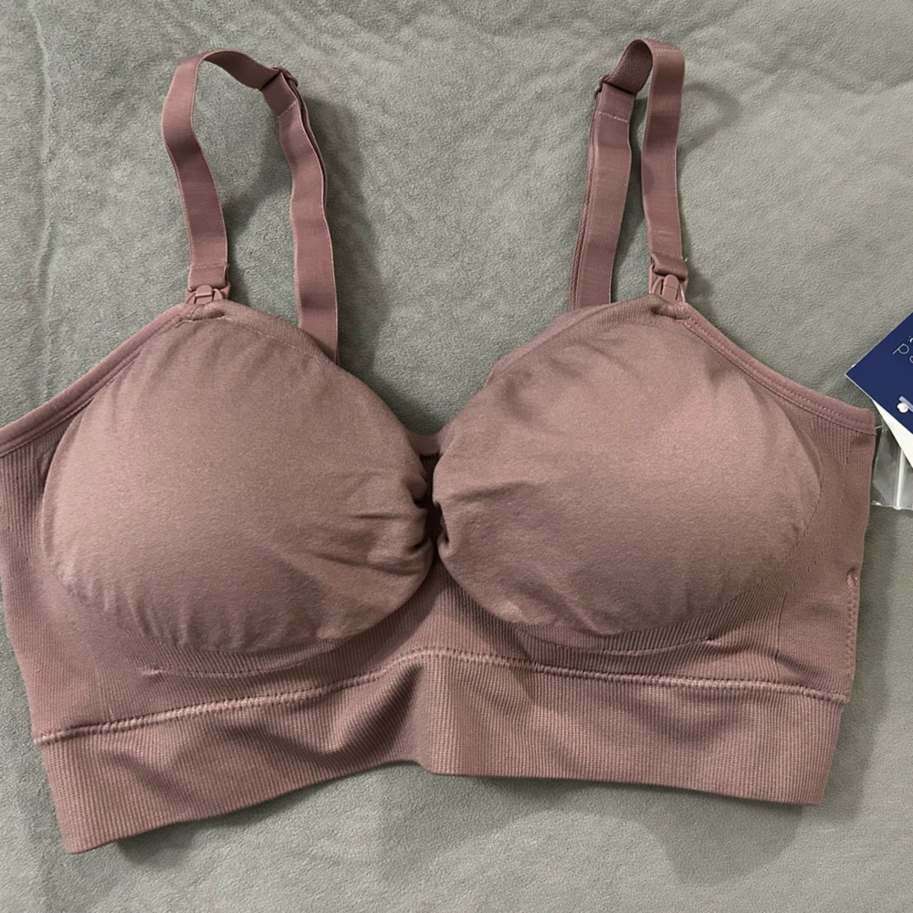 Kindred Bravely pumping and nursing bra